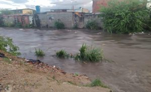 El río Madre Vieja a la altura de Paraparal aumentó su cauce luego de la lluvia
