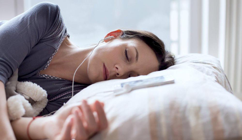Escuchar música para dormir. ¿Beneficioso o perjudicial? - El Granero