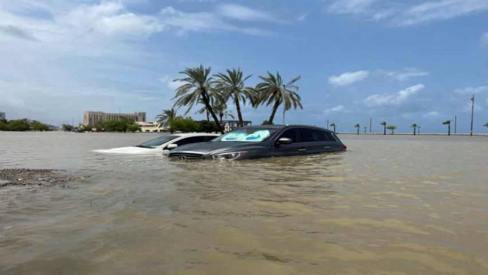 Al menos 7 muertos por inundaciones en Emiratos Árabes  El Periodiquito