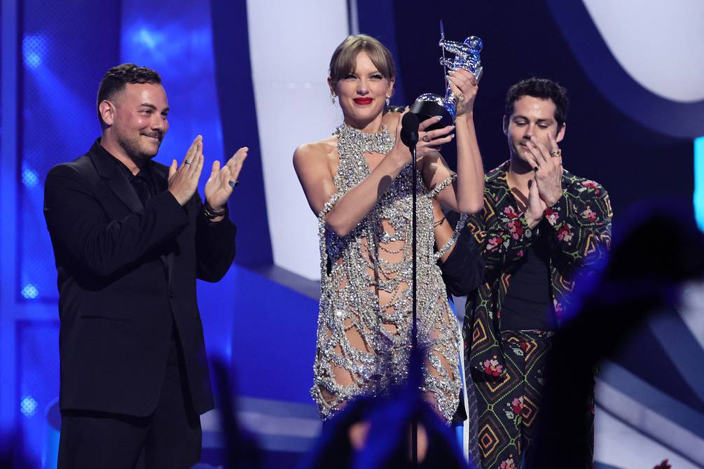 TAYLOR VMA El Periodiquito