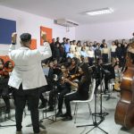 Los estudiantes de la escuela Federico Villena ofrecieron el acompañamiento musical