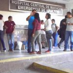 Los heridos son atendidos en el Hospital Central de Maracay.