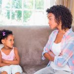 Las discusiones con los niños no pueden hacer perder el control del audulto