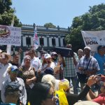 Varios trabajadores dieron unas palabras a pocos metros de la Plaza Bolívar