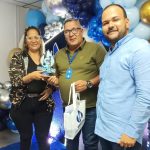Fernan Hernández recibió un reconocimiento por El Periodiquito