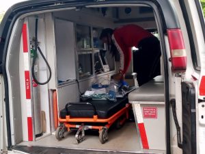 Las ambulancias cuentan con todos sus equipos para el traslado de los pacientes