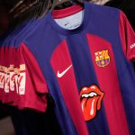 El Barcelona pone a la venta una edición limitada de la camiseta del primer equipo de fútbol con el logotipo de los Rolling Stones