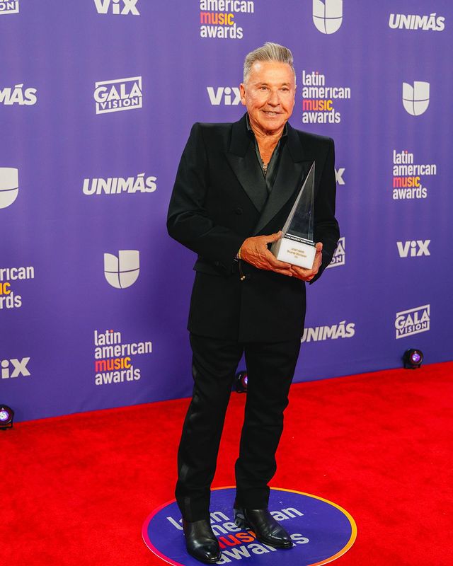 La ceremonia de los Latin American Music Awards estuvo llena de sorpresas