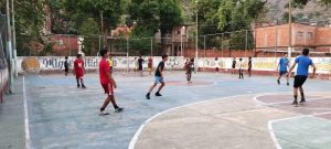 Entrenan dos veces a la semana en la cancha deportiva Miguel Hidalgo