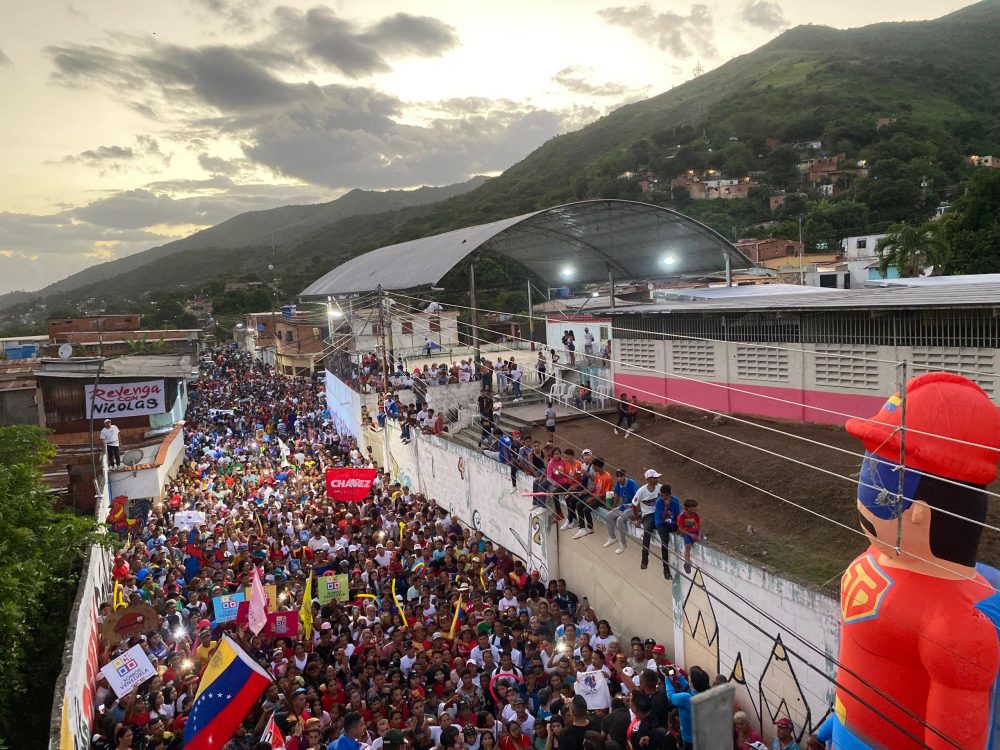 Revenga demostró su total apoyo al presidente Nicolás Maduro