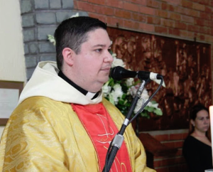 Sacerdote Jesús Diaz, de la catedral de Maracay.