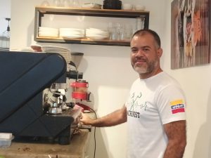 Daniel Verde, fabricante de chocolate de especialidad
