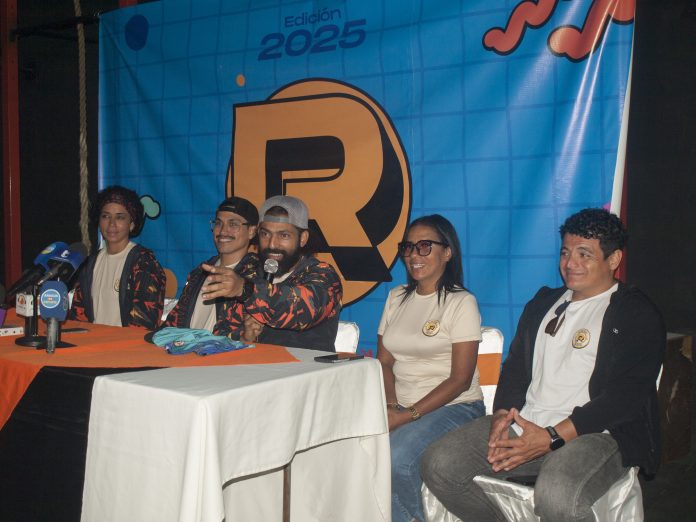 Héctor Pedroza lideró la rueda de prensa. Foto Rodolfo Gamarra
