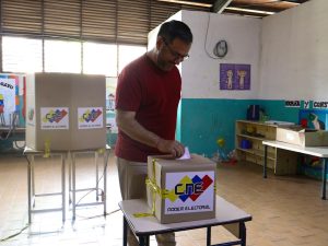 - El canciller de la República votó en MBI