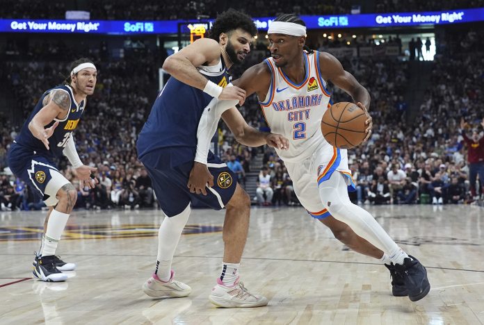 El quinto juego será hoy por la noche de regreso en Oklahoma City. Foto AP