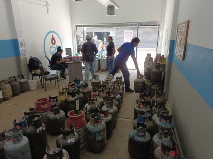 En la mayoría de las empresas privadas la entrega es “de un día para otro”
