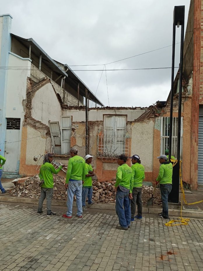Casa histórica sucumbió a la lluvia. Dueños del inmueble pedían autorización para reparaciones Fotos: Rodolfo Gamarra/Cortesía
