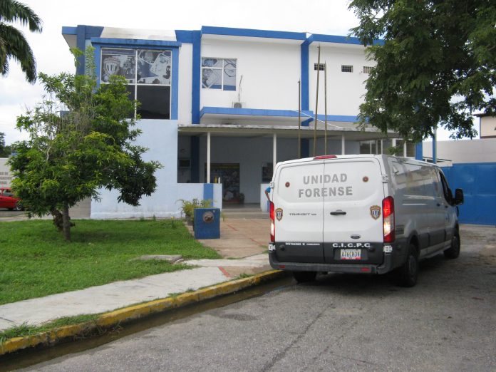 La víctima fatal fue trasladada al Senamecf, para los procedimientos legales Foto: RG/Cortesía