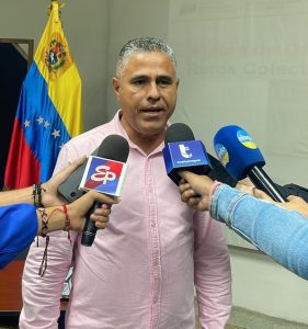 José Lucena, coordinador regional de Epidemiología en Carabobo, en un taller en Aragua 2