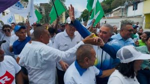 Luis Eduardo Martínez, candidato por Alianza Democrática, respaldado por más de 20 partidos