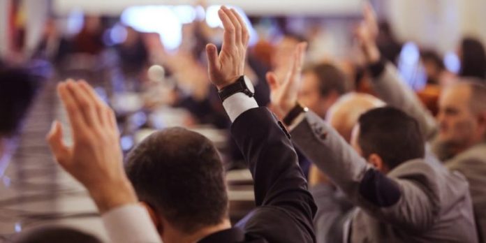 No están a favor de eliminar la consulta popular, sino de buscar un equilibrio entre su reconocimiento