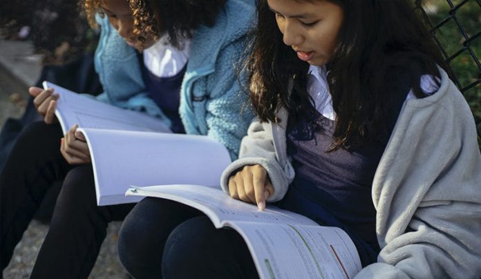 Es importante que los jóvenes inviertan tiempo en leer y comprender lo que leen