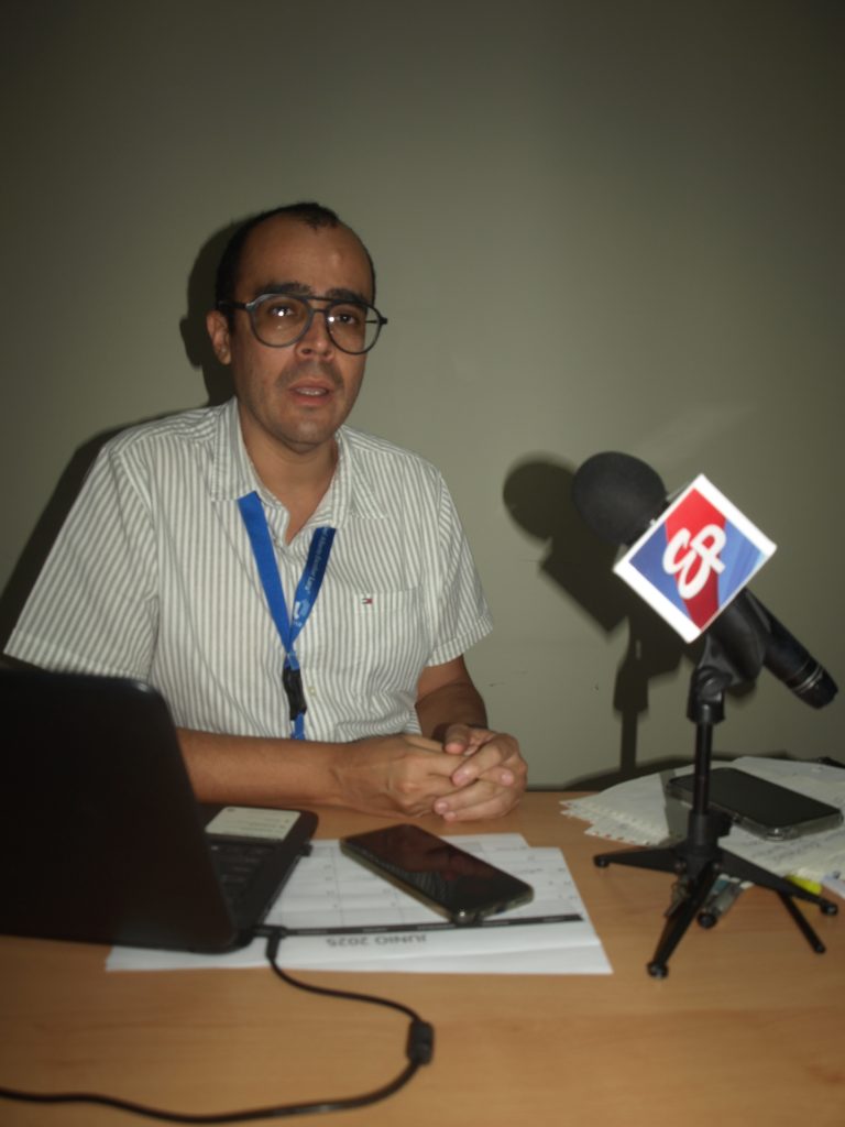 El profesor Nick Romero, informó que se abrirán nuevos concursos de oposición