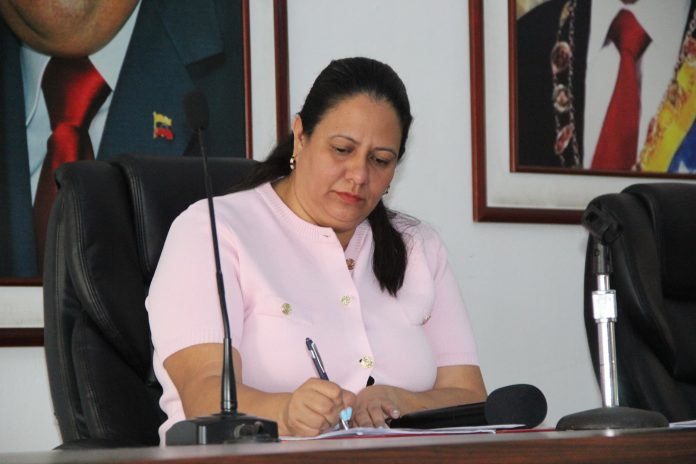 La legisladora Katiana Hernández agregó que en la sesión también se debatió acerca de los avances del Plan Quirúrgico Nacional.